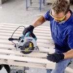 Découvrez quelle scie choisir pour découper des palettes facilement et en toute sécurité. Conseils d'experts pour trouver l'outil adapté à vos besoins de bricolage.